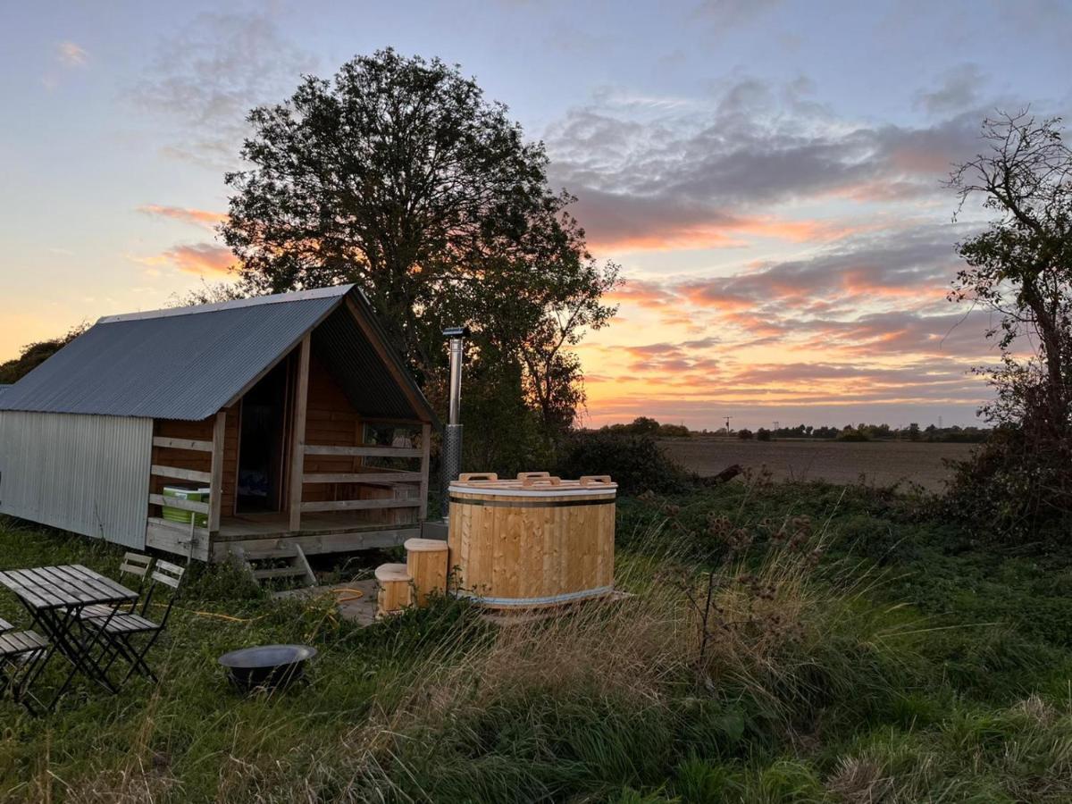 Fen Meadows Glamping - Luxury Cabins And Bell Tents Cambridge  Exterior foto