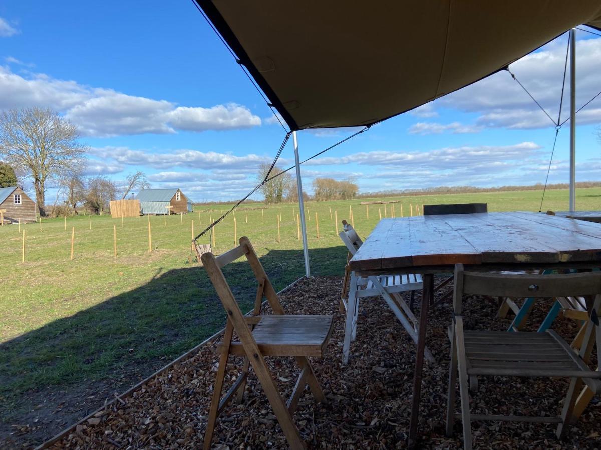 Fen Meadows Glamping - Luxury Cabins And Bell Tents Cambridge  Exterior foto