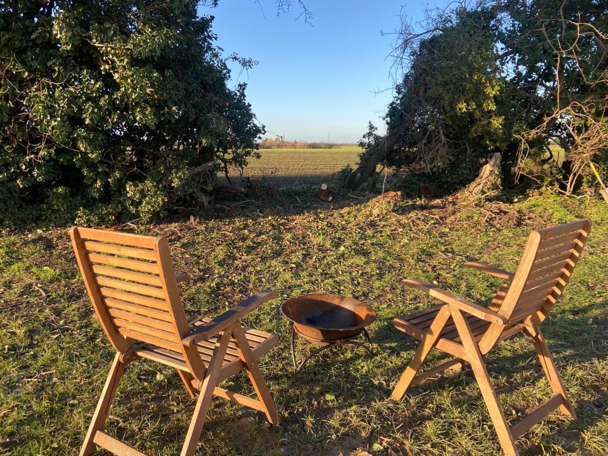 Fen Meadows Glamping - Luxury Cabins And Bell Tents Cambridge  Exterior foto