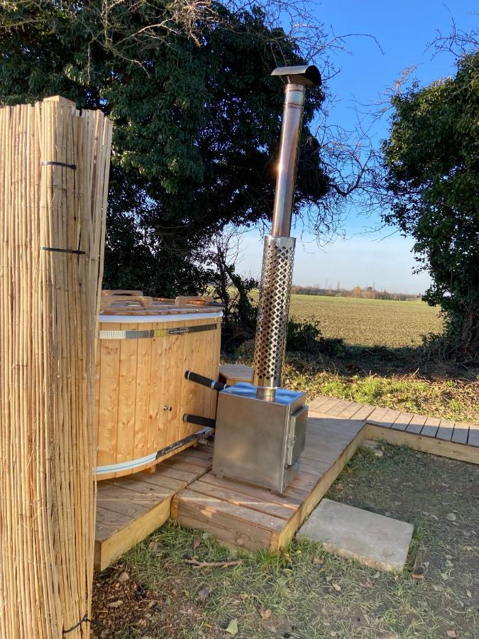 Fen Meadows Glamping - Luxury Cabins And Bell Tents Cambridge  Exterior foto
